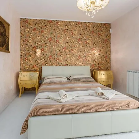 Exclusive 4 Bedroom Alex In With Private Pool, Garden And Parking Villa