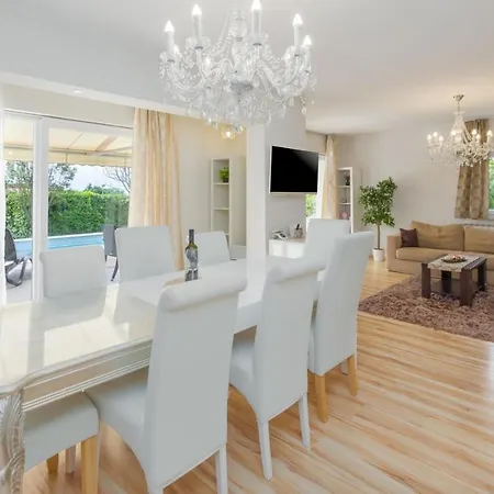 Exclusive 4 Bedroom Alex In With Private Pool, Garden And Parking Villa