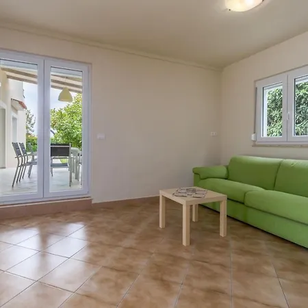 Exclusive 4 Bedroom Alex In With Private Pool, Garden And Parking Porec